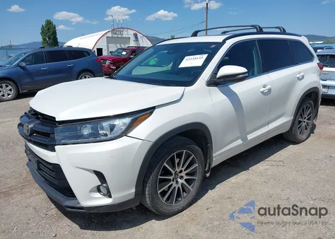 2017 Toyota Highlander Se из США, поврежденный, VIN 5TDJZRFH4HS363549